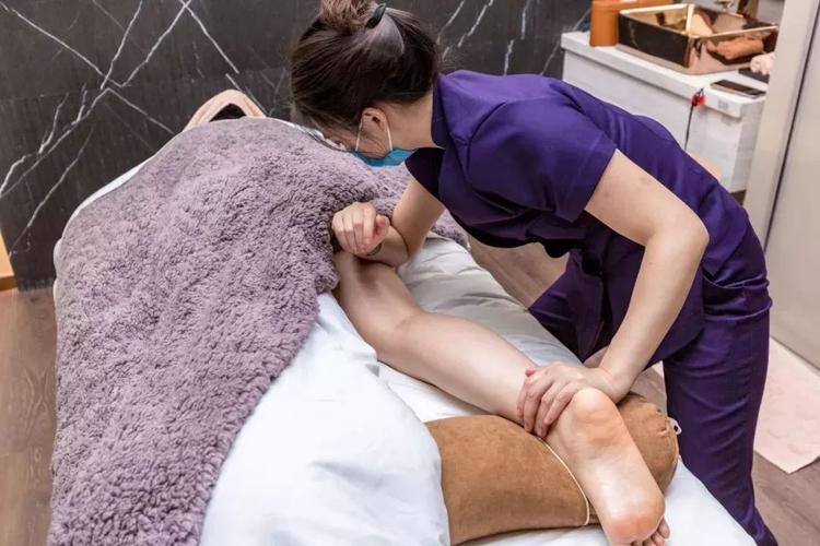 av综合女生片在线观看的相关介绍