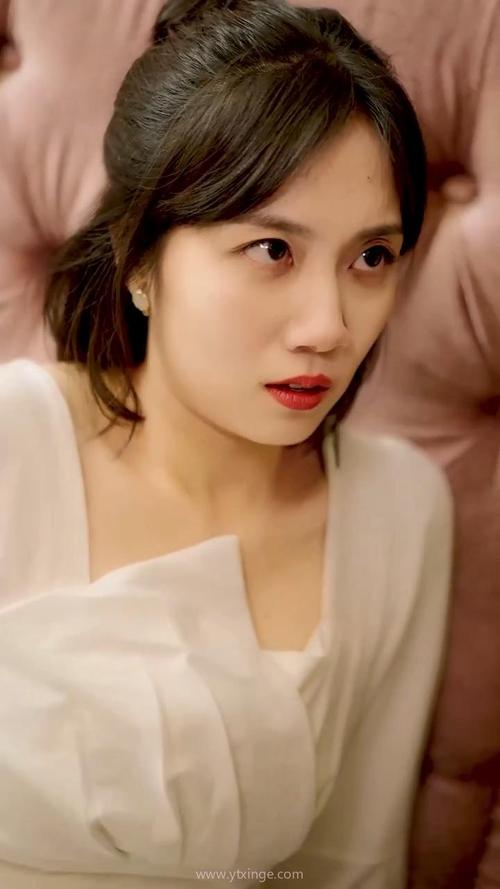 美女18免费看的相关介绍