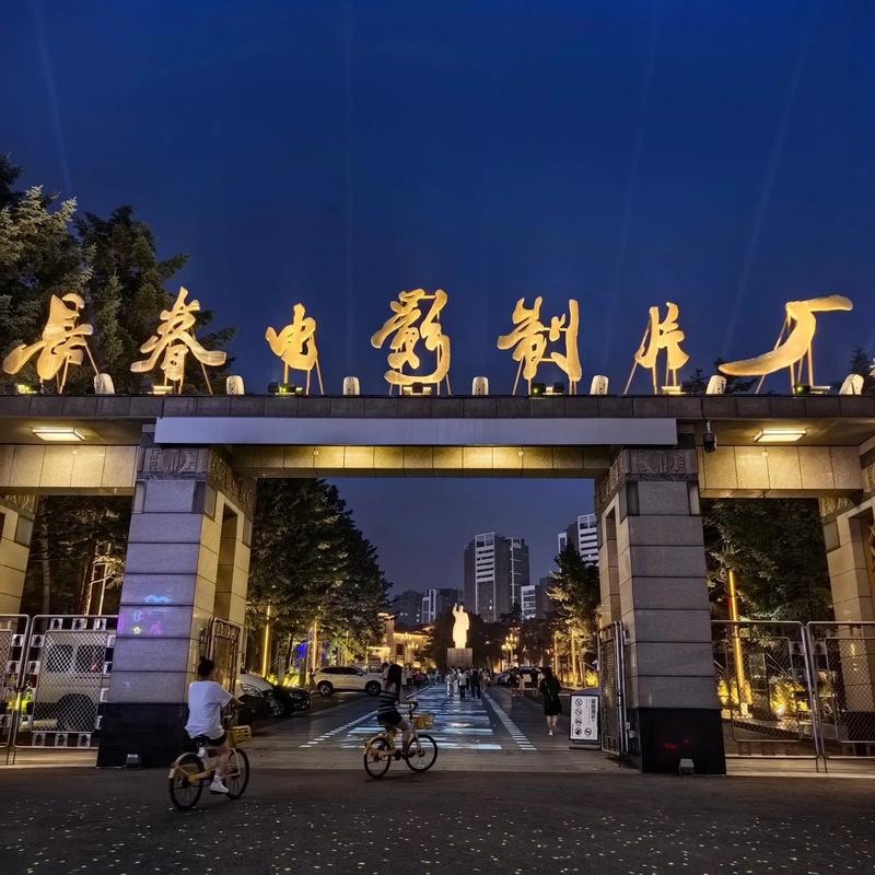 女性内裤有黄色分泌物是什么的相关介绍