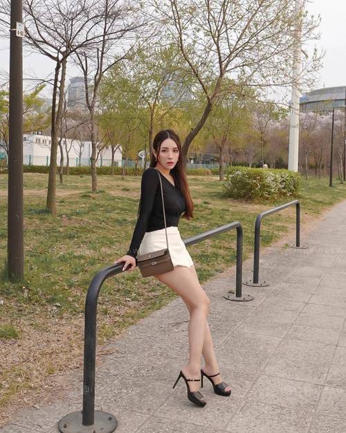 熟女搭讪中文的相关介绍