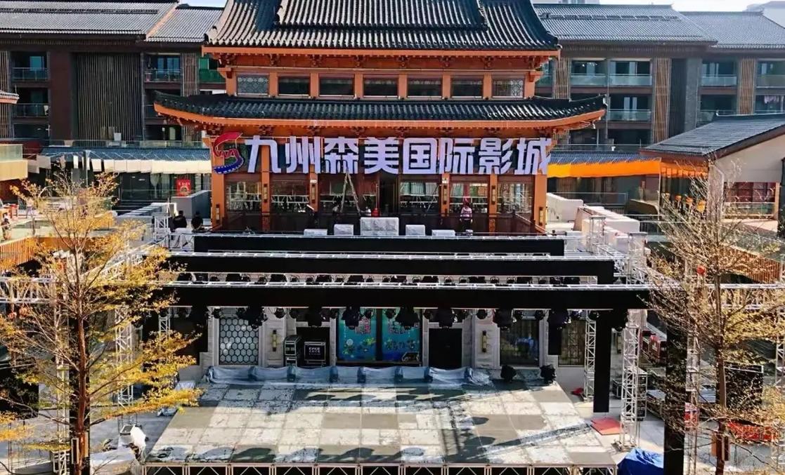 黑丝美女被我操出白浆的相关介绍