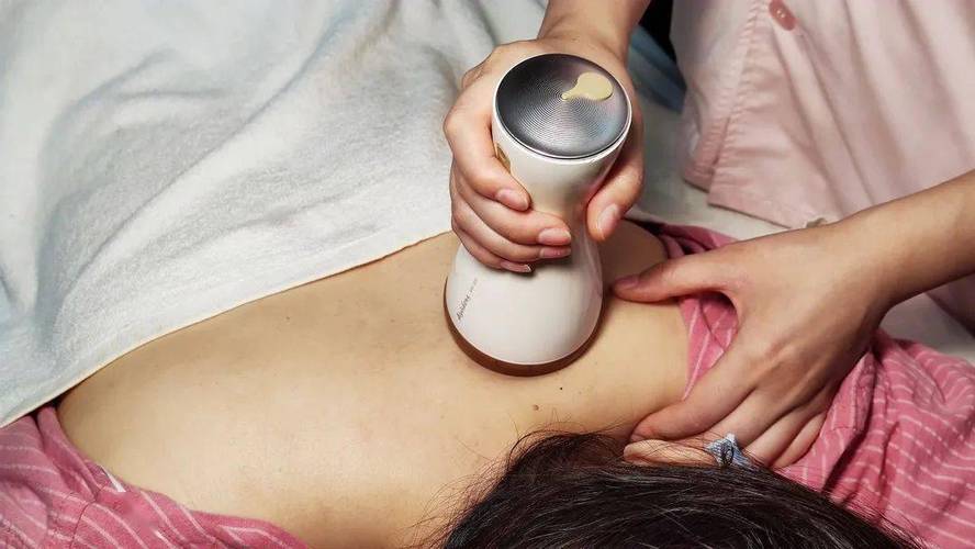 亚洲av之美女人妻的相关介绍
