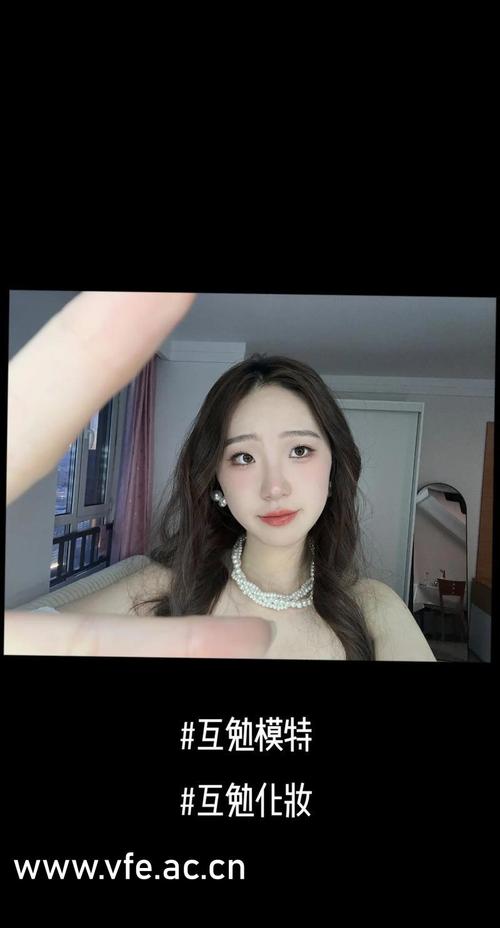 秋瓷炫 大尺度写真的相关介绍