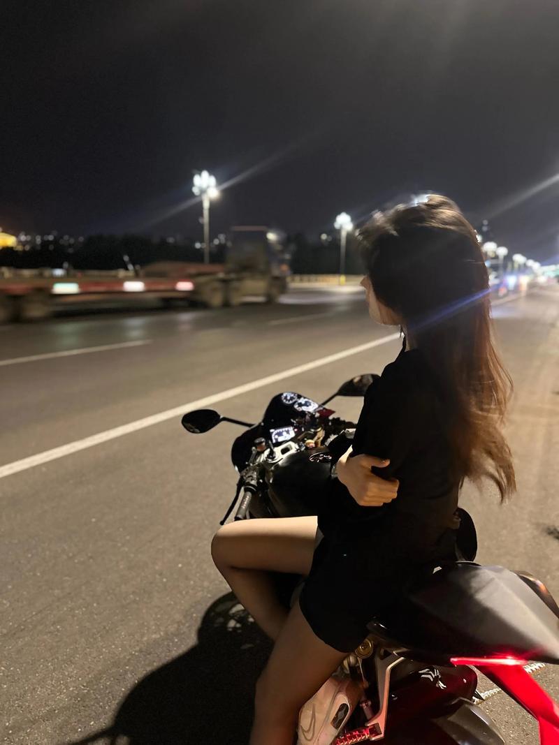女人裤头上有黄色分泌物是怎么回事的相关介绍