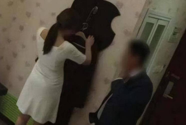 人妻少妇性色精品专区av的相关介绍