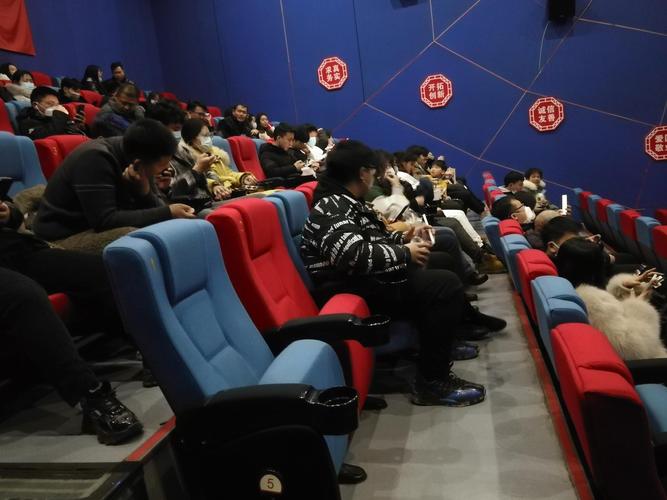 偷拍中国少妇的相关介绍