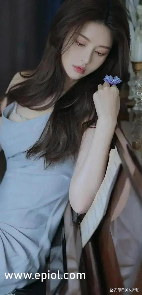 动漫女生裸体诱惑的相关介绍