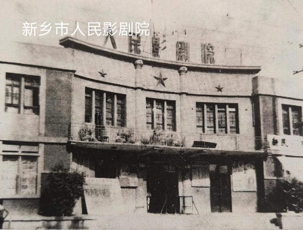 老熟女双飞骚话对白av的相关介绍