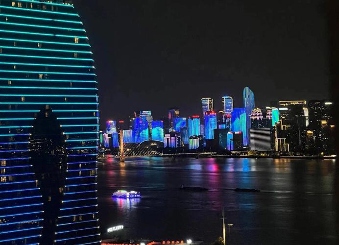 车里毛片在线的相关介绍